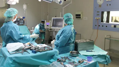 Quir&oacute;fano. Operaci&oacute;n rodilla
