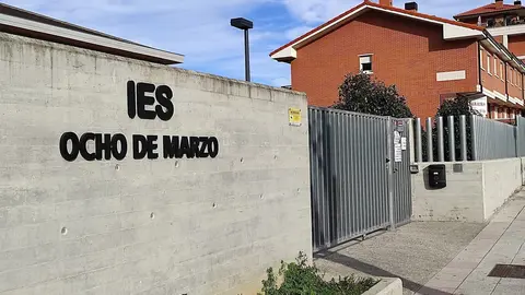 V&Iacute;DEO: Cantabria cierra el IES Ocho de Marzo de Castro Urdiales por aumento de casos Covid