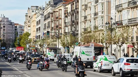 Protesta de hosteleros c&aacute;ntabros en Santander. Archivo.