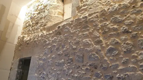 Muro hallado en la Catedral de Santander