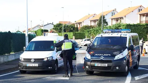 Agentes de la Polic&iacute;a Nacional en un control. Archivo