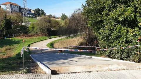 Rampa de acceso a las Marismas Negras de Astillero