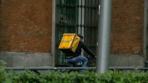 Un repartidor de la empresa Glovo. Archivo