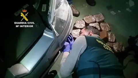 Rdo. Nota De Prensa Guardia Civil (Cortada Una L&iacute;nea De Abastecimiento De Hach&iacute;s A Cantabria, Interviniendo Casi 15 Kilos)
