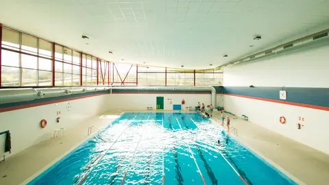 Piscina pabell&oacute;n de Requejada