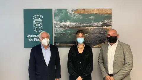 Presentaci&oacute;n bono de compra local en Pi&eacute;lagos