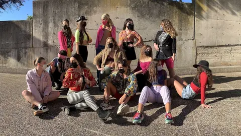 Bailarines de la obra 'Distancia'