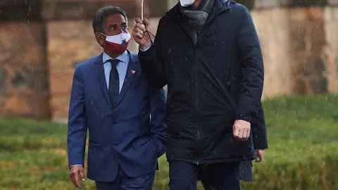 El presidente de Cantabria, Miguel &Aacute;ngel Revilla, y el presidente del Gobierno, Pedro S&aacute;nchez