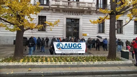 Concentraci&oacute;n de guardias civiles en contra del reparto previsto de la productividad