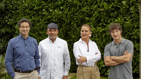El jurado de MasterChef Celebrity 5 junto al chef Jes&uacute;s S&aacute;nchez, del restaurante c&aacute;ntabro El Cenador de Am&oacute;s
