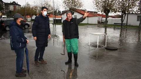 Daniel Fern&aacute;ndez visita el barrio Santiago el Mayor, afectado por las inundaciones