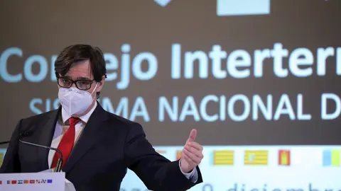 El ministro de Sanidad, Salvador Illa, ofrece una rueda de prensa tras el Consejo Interterritorial  del Sistema Nacional de Salud (SNS), en Zaragoza (Espa&ntilde;a), a 9 de diciembre de 2020.