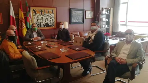 e8f2da66-21c3-4b48-9c68-5fbbda6ed6d7