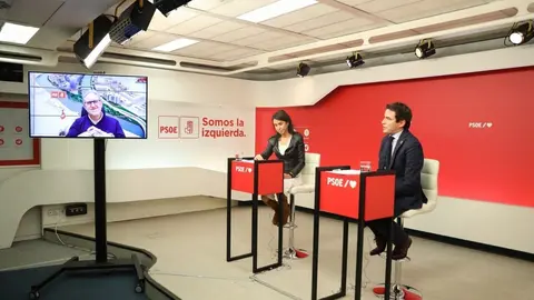 El diputado nacional del PSOE por Cantabria, Pedro Casares, en un debate sobre movilidad sostenible