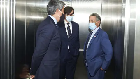 EuropaPress_3461745_ministro_sanidad_salvador_illa_presidente_cantabria_miguel_angel_revilla