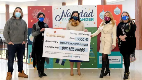 Santander entrega 2.000 euros al Banco de Alimentos
