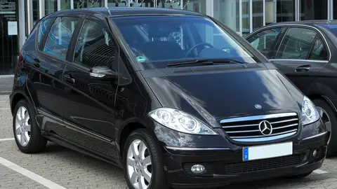 Mercedes_A_180_CDI_Polar_Star_(W169)_front_20100724