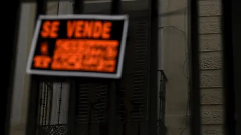 El precio de la vivienda en Espa&ntilde;a mantiene la tendencia descendente provocada por el covid-19, con una bajada del 1,1%