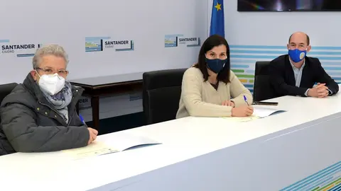 Firma del convenio con la Cocina Econ&oacute;mica