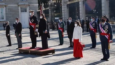 La ministra de Defensa, Margarita Robles, junto al Rey Felipe VI y a la Reina Letizia en la Pascua Militar, a 6 de enero de 2021.