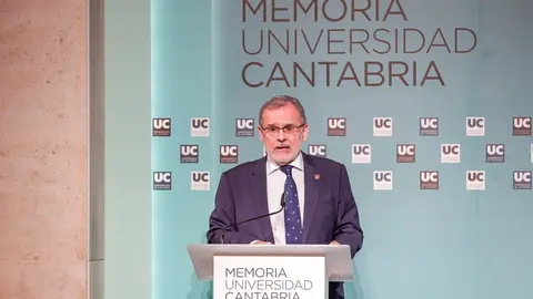 El rector de la Universidad de Cantabria, &Aacute;ngel Pazos