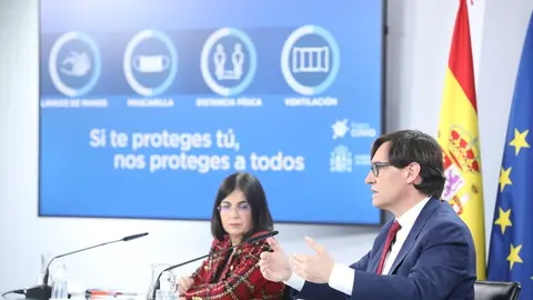 La ministra de Pol&iacute;tica Territorial, Carolina Darias y el ministro de Sanidad, Salvador Illa en rueda de prensa tras la Reuni&oacute;n del Comit&eacute; de seguimiento del coronavirus en el Complejo de la Moncloa, en Madrid, a 8 de enero de 2021. Ayer, 7 de enero, Espa