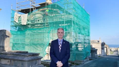 Obra del pante&oacute;n Pardo del cementerio de Ciriego