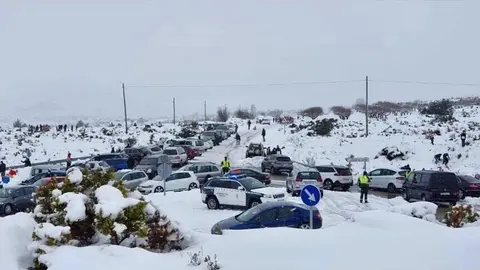 Retenci&oacute;n de veh&iacute;culos en una carretera de la provincia de Castell&oacute;n