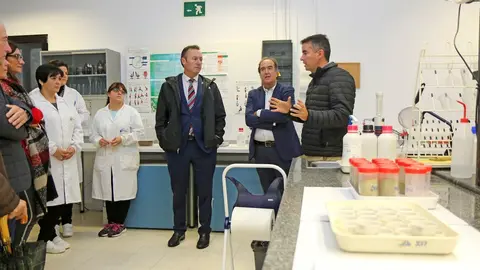 El consejero de Desarrollo Rural, Ganader&iacute;a, Pesca, Alimentaci&oacute;n y Medio Ambiente del Gobierno de Cantabria, Guillermo Blanco, visita el Centro de Investigaci&oacute;n y Formaci&oacute;n Agrarias (CIFA). Archivo