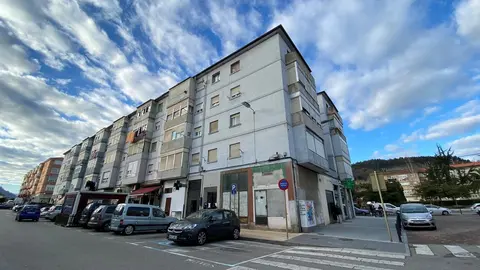 Edificio desalojado en el Barrio Covadonga de Torrelavega
