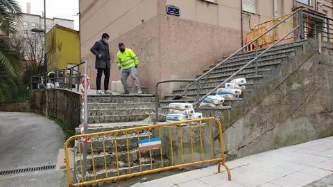 Arreglo escaleras en la calle Santa Ana