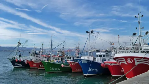 Barcos pesqueros c&aacute;ntabros