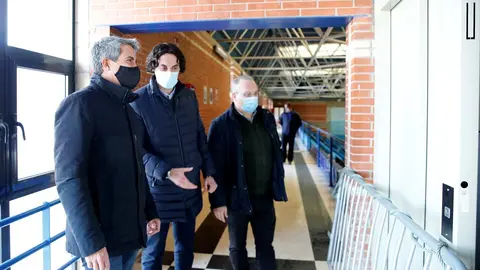 El vicepresidente del Gobiereno y el alcalde de Astillero visitan las obras de La Cant&aacute;brica