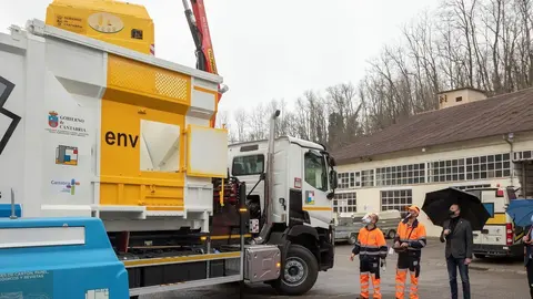 Imagen de la presentaci&oacute;n, el pasado mes de diciembre, de los nuevos camiones de recogida selectiva de residuos de MARE