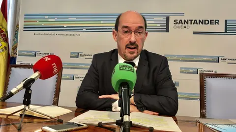El concejal de Servicios Sociales de Santander, &Aacute;lvaro Lav&iacute;n