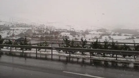 Nieve en Cantabria, carreteras. Archivo