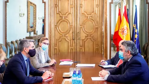 Reuni&oacute;n del ministro de Cultura, Jos&eacute; Manuel Rodr&iacute;guez Uribes, con el vicepresidente de Cantabria, Pablo Zuloaga