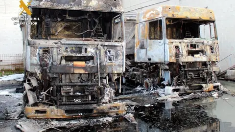 Rdo. Nota De Prensa Guardia Civil (Detenido Los Presuntos Autores De La Quema De Camiones En Una Empresa De Raos)