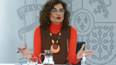 La ministra de Hacienda, Mar&iacute;a Jes&uacute;s Montero durante una rueda de prensa convocada ante los medios posterior al Consejo de Ministros, en La Moncloa, Madrid, (Espa&ntilde;a), a 12 de enero de 2021.