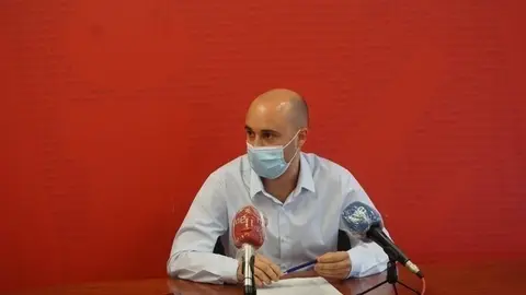 El coordinador de IU Cantabria, Israel Ruiz Salm&oacute;n