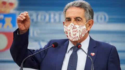 El presidente de Cantabria, Miguel &Aacute;ngel Revilla,