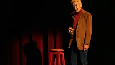 El actor Jos&eacute; Sacrist&aacute;n en 'Se&ntilde;ora de rojo sobre fondo gris'