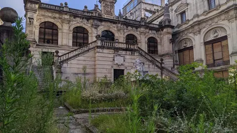 Edificio del MAS y biblioteca