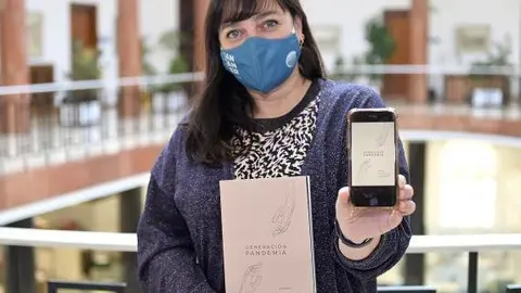 noemi_mendez_con_libro_generacion_pandemia_0