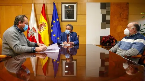 Revilla se re&uacute;ne con el alcalde de Penagos