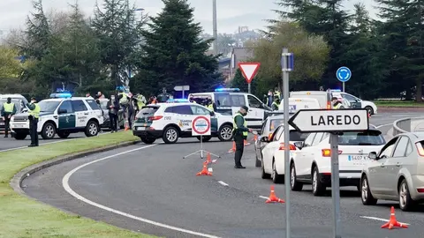Control de la Guardia Civil en Laredo en el primer d&iacute;a de cierre perimetral del municipio