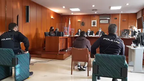 Juicio al acusado de acosar y agredir a su ex, que se enfrenta a m&aacute;s de 35 a&ntilde;os de c&aacute;rcel