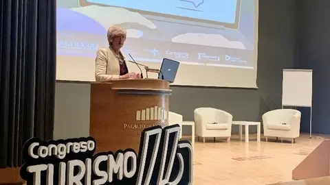 La consejera de Turismo, Marina Lomb&oacute;