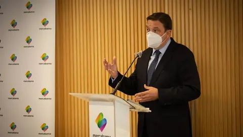 El Ministro de Agricultura, Pesca y Alimentaci&oacute;n, Luis Planas  