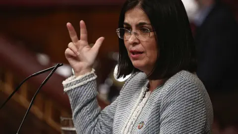 La ministra de Sanidad, Carolina Darias, interviene durante una sesi&oacute;n plenaria celebrada en el Congreso de los Diputados, en Madrid, (Espa&ntilde;a), a 3 de febrero de 2021. Este pleno se produce tras la primera sesi&oacute;n control al Gobierno de 2021 marcada, entre